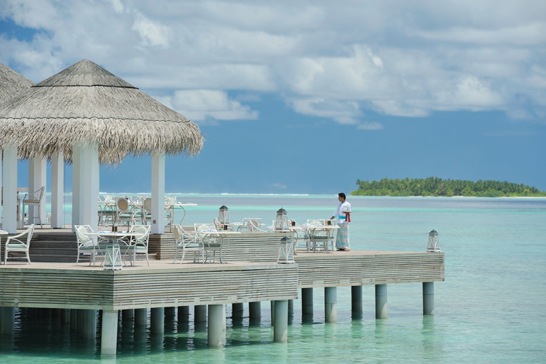 Ayada Maldives Dining Ocean Breeze Restaurant (1)